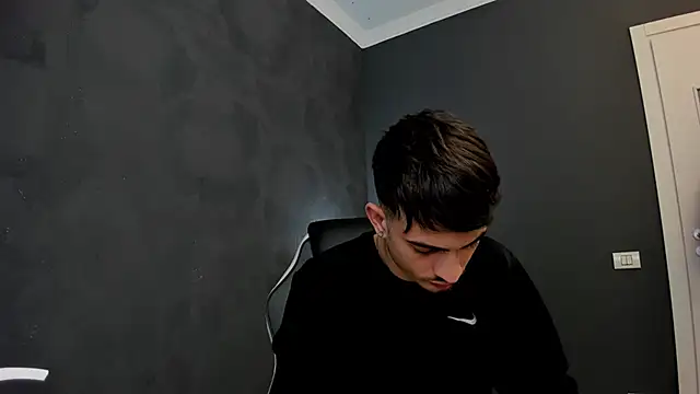 Snapshot of BrandonTate chatting on February 28, 10:09 am BrandonTate online show from February 28, 10:09 am