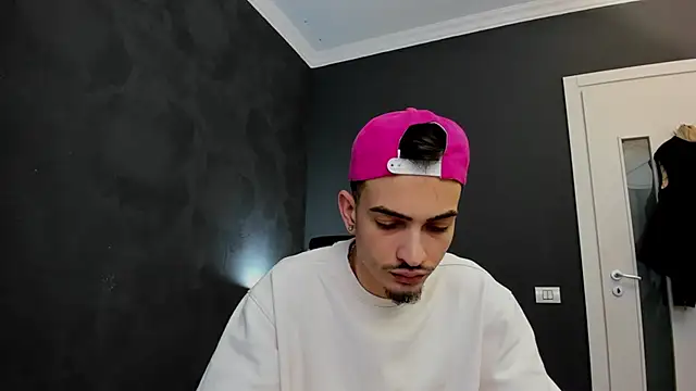 Snapshot of BrandonTate chatting on March 4, 3:37 pm BrandonTate online show from March 4, 3:37 pm