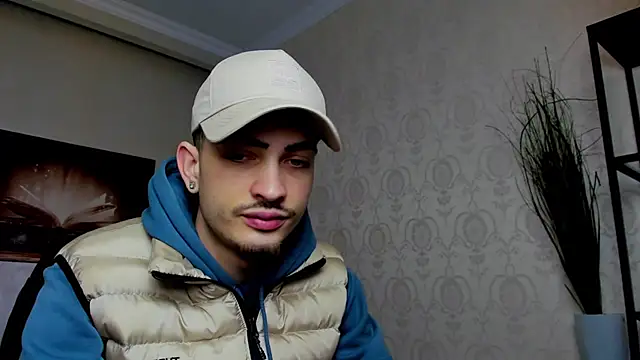 Snapshot of BrandonTate chatting on March 5, 12:11 pm BrandonTate online show from March 5, 12:11 pm