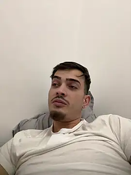 Snapshot of BrandonTate chatting on March 8, 1:50 am BrandonTate online show from March 8, 1:50 am