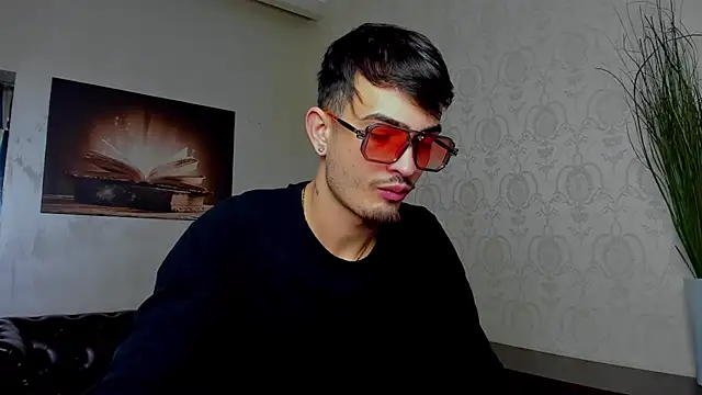 Snapshot of BrandonTate chatting on March 10, 6:27 am BrandonTate online show from March 10, 6:27 am