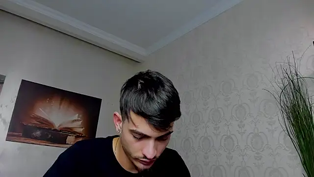 Snapshot of BrandonTate chatting on March 10, 9:43 am BrandonTate online show from March 10, 9:43 am