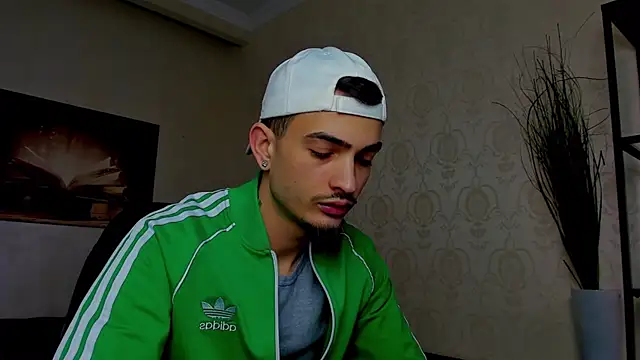 Snapshot of BrandonTate chatting on March 11, 11:55 am BrandonTate online show from March 11, 11:55 am