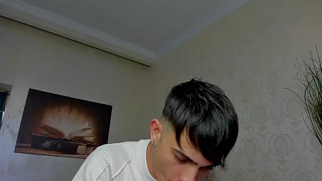 Snapshot of BrandonTate chatting on March 18, 11:19 am BrandonTate online show from March 18, 11:19 am