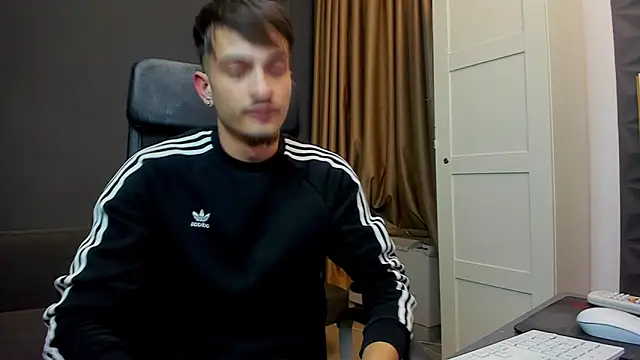 Snapshot of BrandonTate chatting on March 19, 4:34 pm BrandonTate online show from March 19, 4:34 pm