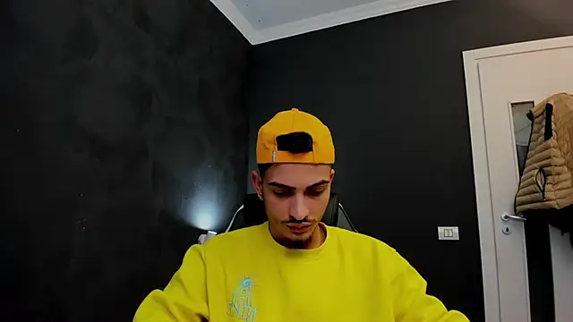 Snapshot of BrandonTate chatting on March 22, 3:31 pm BrandonTate online show from March 22, 3:31 pm