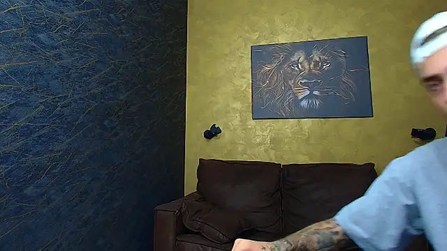 Snapshot of BrandonTate chatting on September 9, 4:45 am BrandonTate online show from September 9, 4:45 am