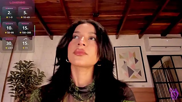 LunaRuso online show from October 19, 8:20 pm