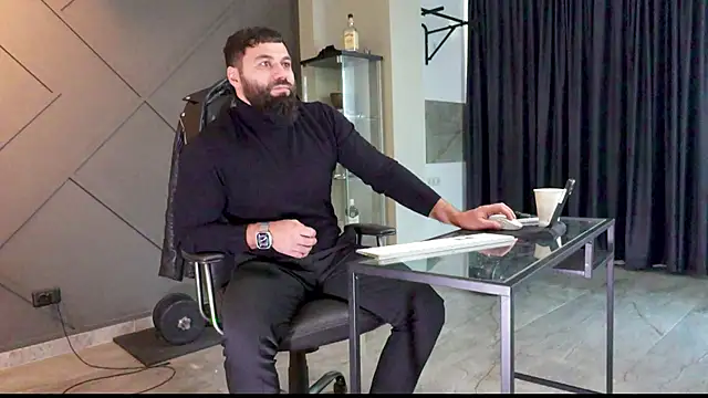 Snapshot of mattmasterss chatting on January 2, 7:33 am mattmasterss online show from January 2, 7:33 am