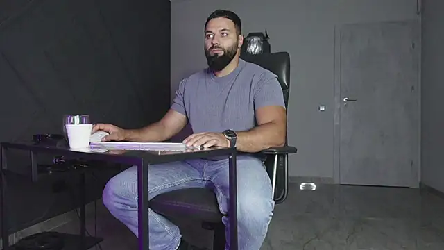 mattmasterss online show from October 22, 6:51 pm