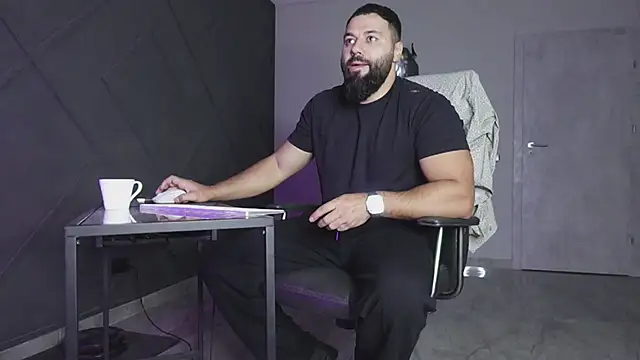 mattmasterss online show from November 3, 1:29 am