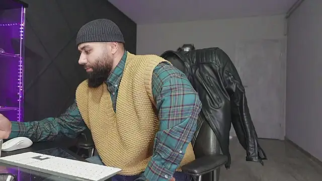 mattmasterss online show from February 3, 2:53 am