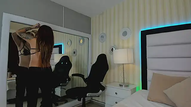 Valeriasaenzz  online show from December 18, 6:14 pm