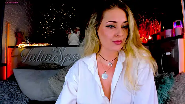  JuliaSpace  online show from March 11, 5:13 pm