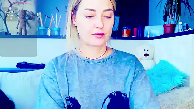  JuliaSpace  online show from February 8, 9:56 am