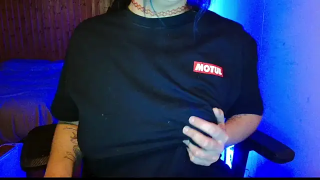 Snapshot of bratty_niagara chatting on December 1, 9:20 pm bratty niagara online show from December 1, 9:20 pm