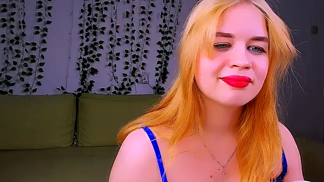 Snapshot of AlicePopsy chatting on February 18, 6:04 pm AlicePopsy online show from February 18, 6:04 pm