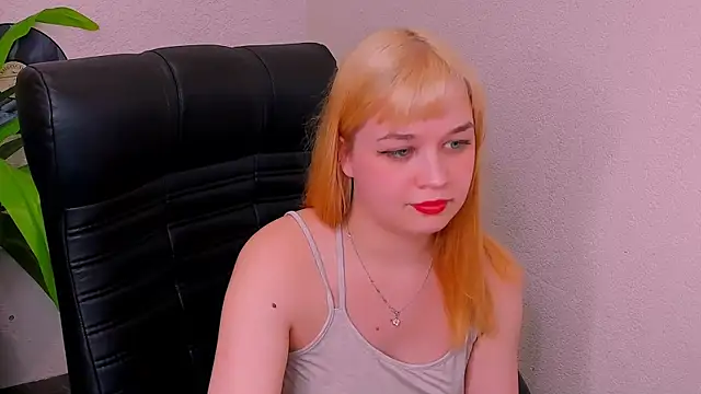 Snapshot of AlicePopsy chatting on March 8, 1:57 pm AlicePopsy online show from March 8, 1:57 pm