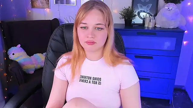 Snapshot of AlicePopsy chatting on October 25, 8:58 pm AlicePopsy online show from October 25, 8:58 pm