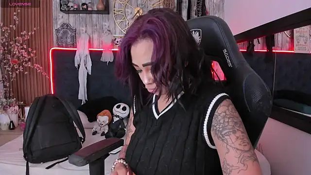 Neko Misaki online show from January 18, 12:15 pm