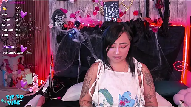 Neko Misaki online show from October 11, 12:15 pm