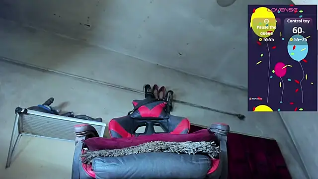 Trixy star horney online show from March 15, 9:43 pm