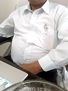 Snapshot of Hot-man39 chatting on December 2, 10:39 am Hot-man39 online show from December 2, 10:39 am