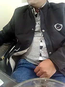 Snapshot of Hot-man39 chatting on December 6, 7:32 am Hot-man39 online show from December 6, 7:32 am