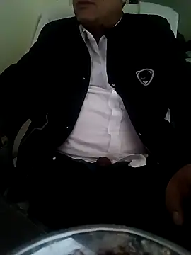 Snapshot of Hot-man39 chatting on December 12, 12:01 pm Hot-man39 online show from December 12, 12:01 pm