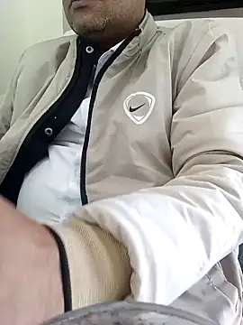 Snapshot of Hot-man39 chatting on December 13, 9:24 am Hot-man39 online show from December 13, 9:24 am