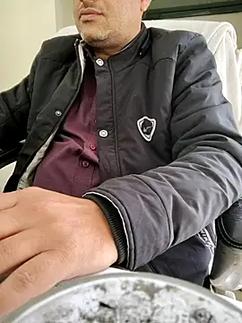 Snapshot of Hot-man39 chatting on December 30, 7:04 am Hot-man39 online show from December 30, 7:04 am