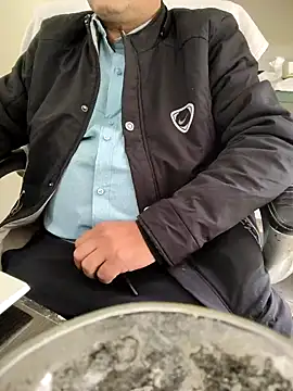 Snapshot of Hot-man39 chatting on January 1, 8:56 am Hot-man39 online show from January 1, 8:56 am