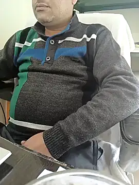 Snapshot of Hot-man39 chatting on January 19, 9:33 am Hot-man39 online show from January 19, 9:33 am