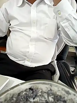 Snapshot of Hot-man39 chatting on January 28, 11:17 am Hot-man39 online show from January 28, 11:17 am