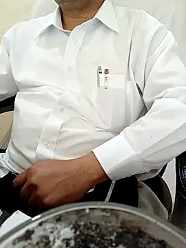 Snapshot of Hot-man39 chatting on February 4, 9:28 am Hot-man39 online show from February 4, 9:28 am