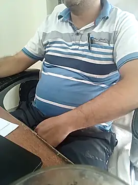 Snapshot of Hot-man39 chatting on November 5, 8:36 am Hot-man39 online show from November 5, 8:36 am