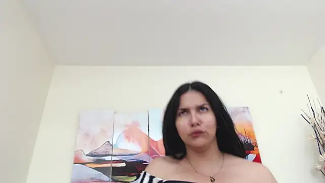 Snapshot of KatrinaRolan chatting on February 24, 9:41 pm KatrinaRolan online show from February 24, 9:41 pm