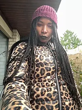 Snapshot of Shantel-Olivia chatting on December 17, 9:04 am Shantel-Olivia online show from December 17, 9:04 am