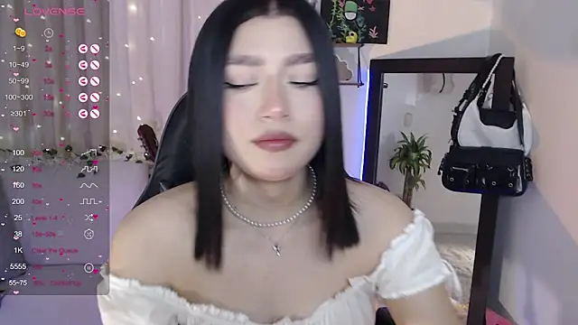 mily thomson b  online show from October 21, 8:53 pm