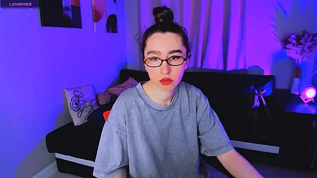 Snapshot of Lily_xBabe chatting on November 23, 7:41 am Lily xBabe online show from November 23, 7:41 am