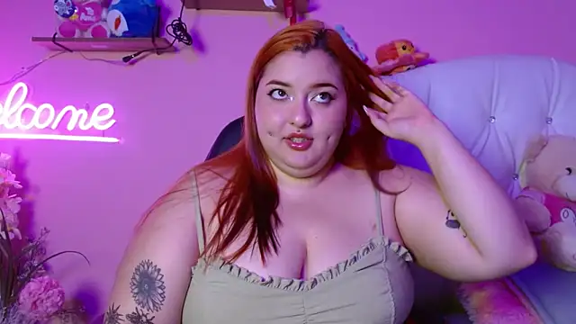 Snapshot of HECATE_23 chatting on February 5, 1:33 pm HECATE 23 online show from February 5, 1:33 pm