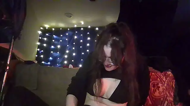 Snapshot of EyaDivine1 chatting on October 25, 1:57 am EyaDivine1 online show from October 25, 1:57 am