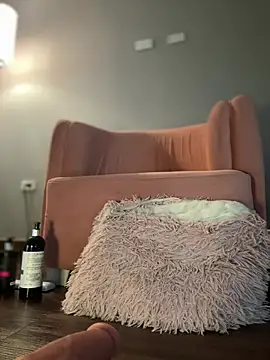 emiss  online show from March 18, 5:42 pm