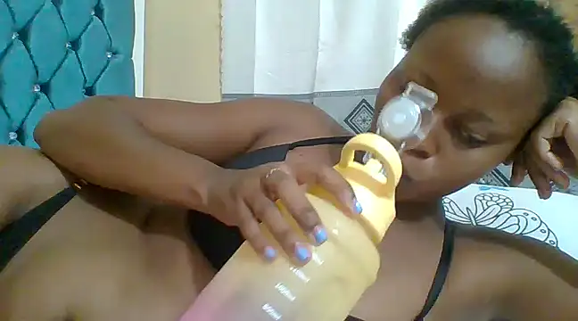 Hornyqueengal online show from January 11, 7:38 pm