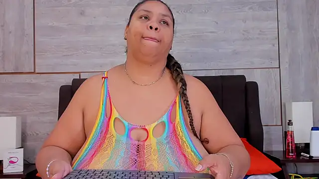 Snapshot of Lynn_Jones chatting on January 16, 4:07 am Lynn Jones online show from January 16, 4:07 am