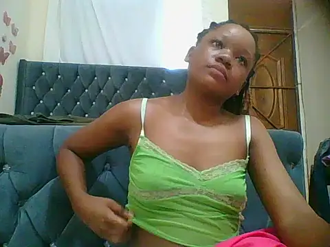 Snapshot of HotJeylee chatting on November 12, 10:48 am HotJeylee online show from November 12, 10:48 am