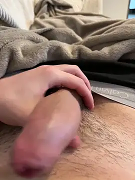 Snapshot of fuckitzer chatting on February 8, 11:55 am fuckitzer online show from February 8, 11:55 am