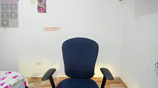 Snapshot of misskimaa2 chatting on October 5, 7:45 pm misskimaa2 online show from October 5, 7:45 pm