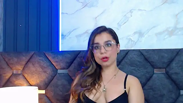 ThaniaJones online show from March 15, 6:10 pm