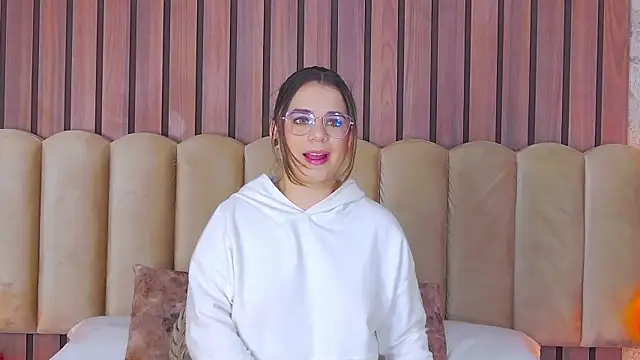 ThaniaJones online show from September 17, 12:07 pm